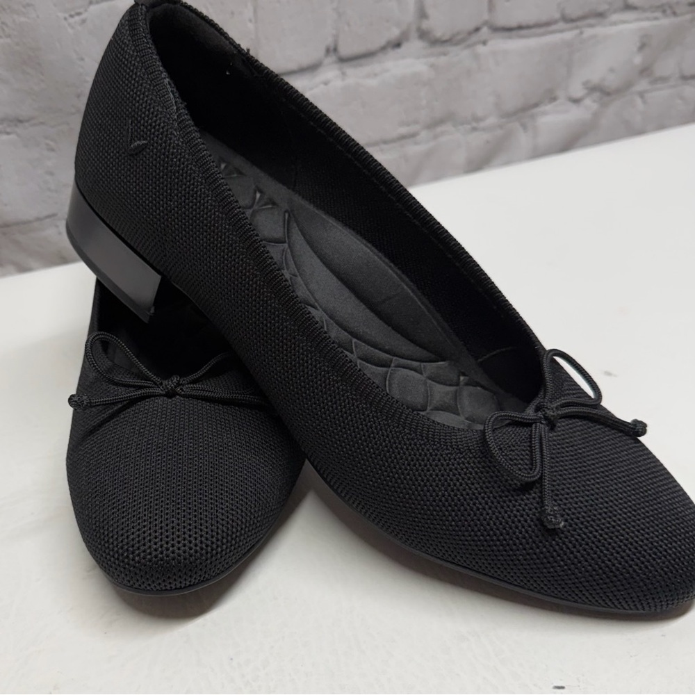 VIVAIA WOMENS HEELS SHOES SIZE 41  US 10/10.5